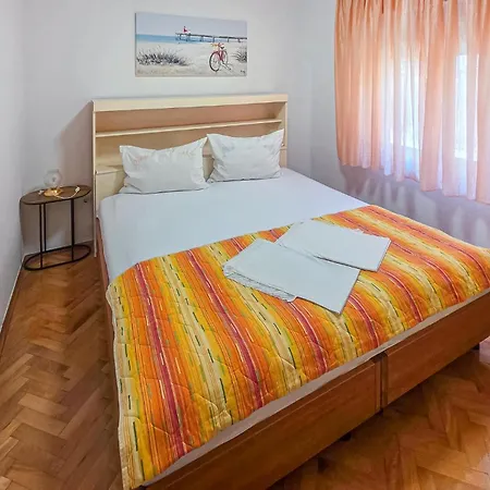 1 Bedroom Awesome In Lejlighed Novi Vinodolski