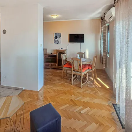 1 Bedroom Awesome In Novi Vinodolski